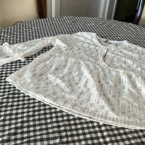 White lace top.  Size 2x.   NEW
